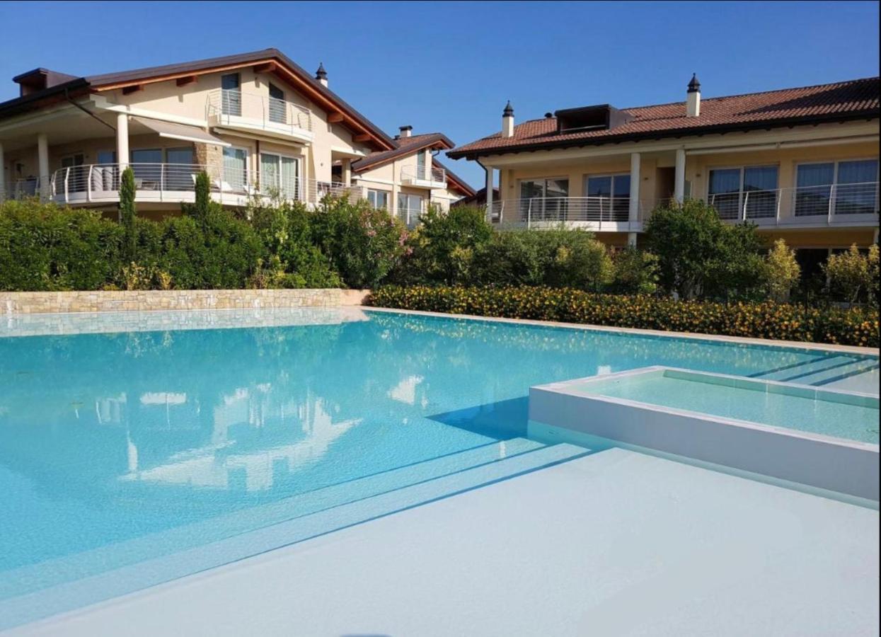 Paganini Suites And Apartments Sirmione Eksteriør bilde