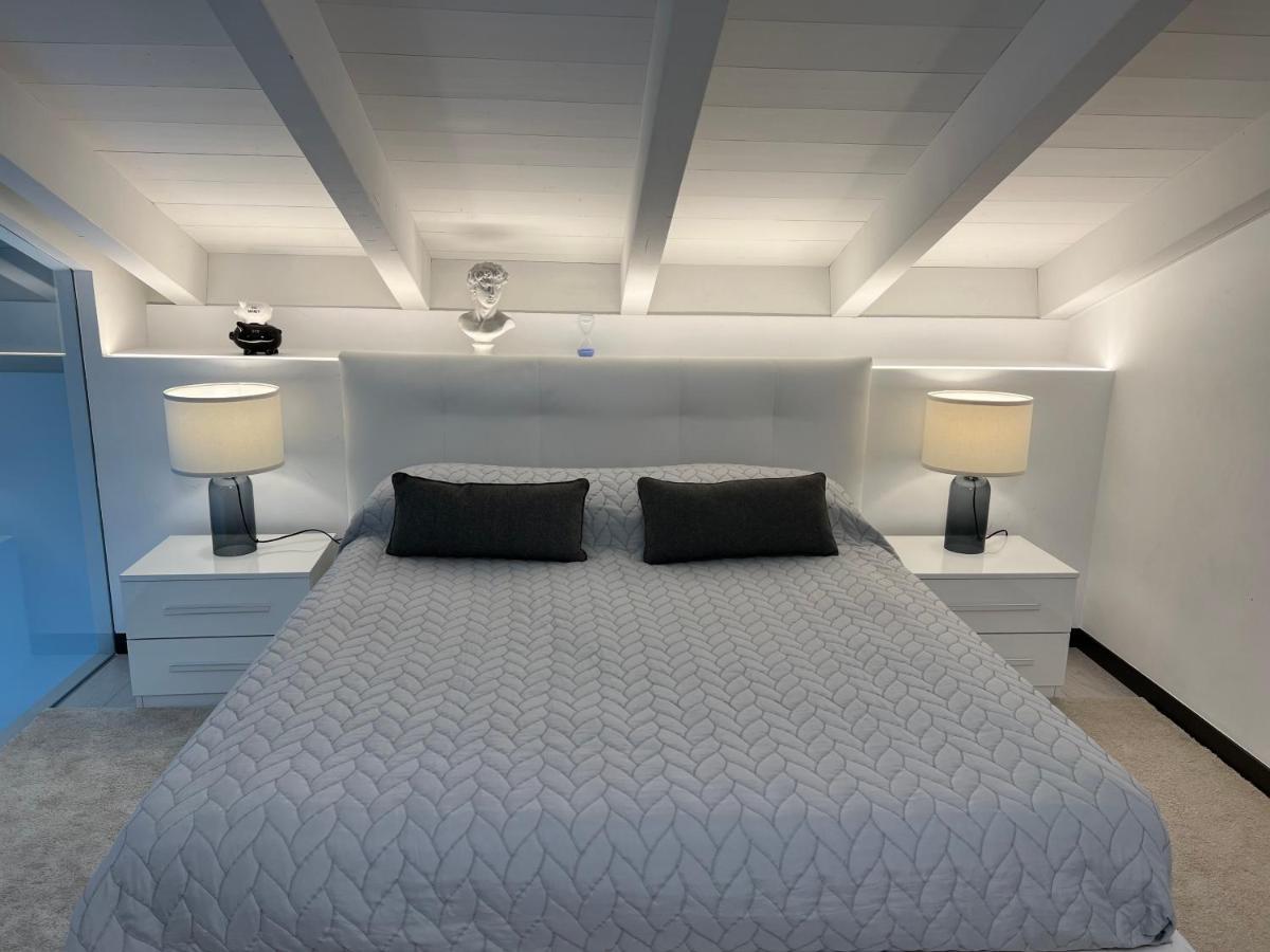 Paganini Suites And Apartments Sirmione Eksteriør bilde