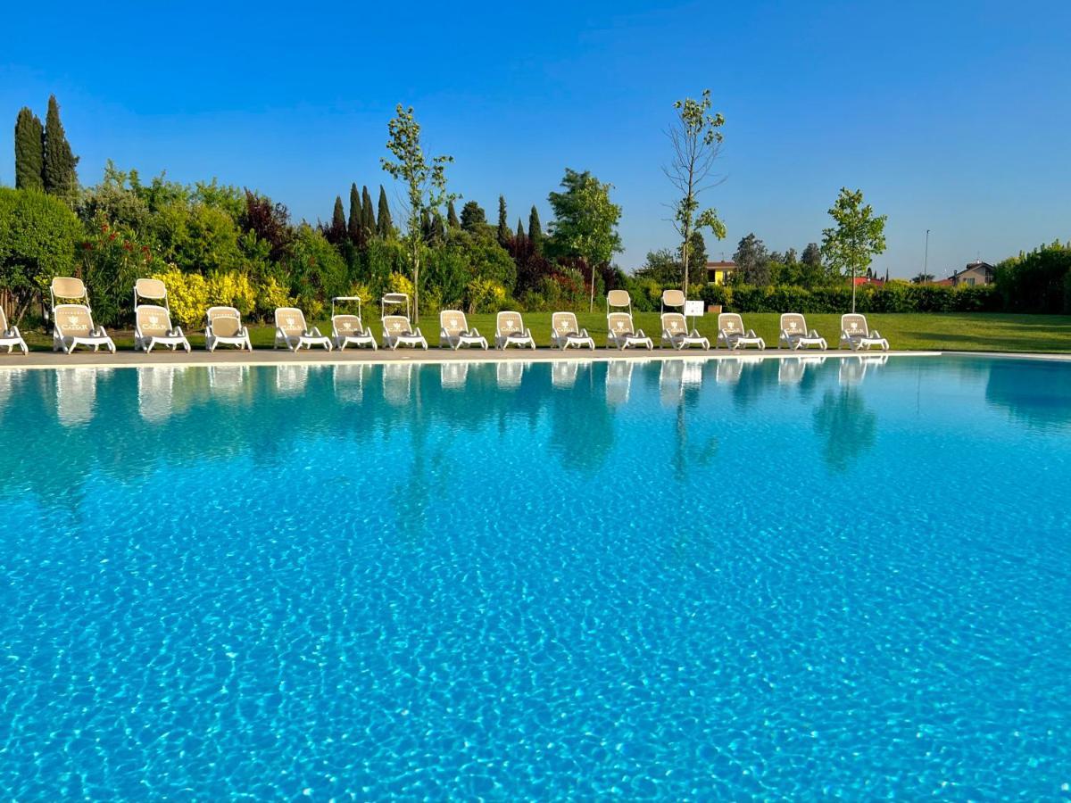 Paganini Suites And Apartments Sirmione Eksteriør bilde