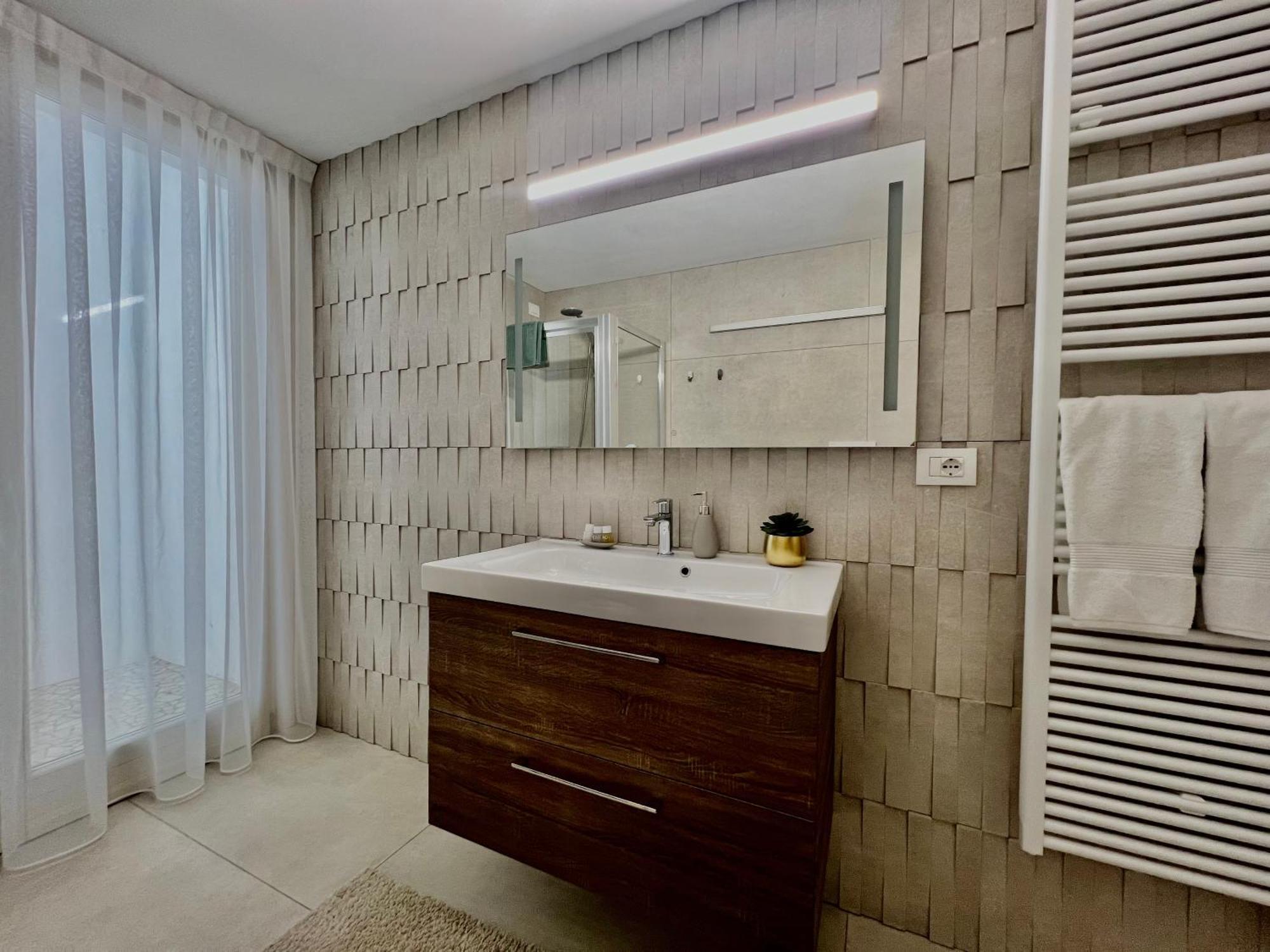 Paganini Suites And Apartments Sirmione Eksteriør bilde