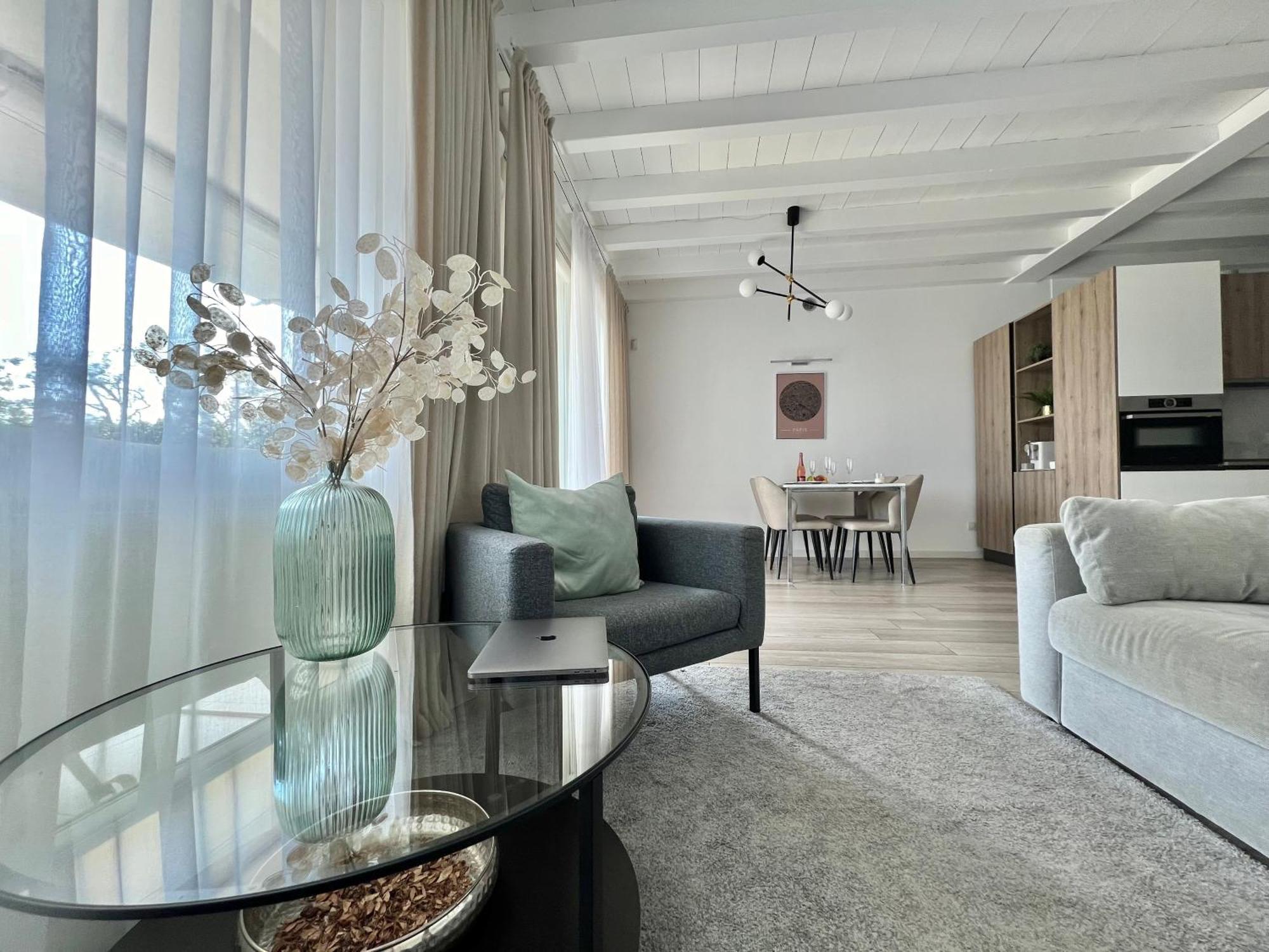 Paganini Suites And Apartments Sirmione Eksteriør bilde